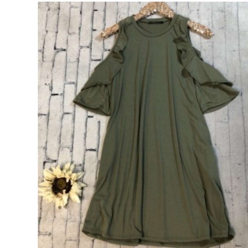 NIB Cold Shoulder w/Ruffles Dress 1XL